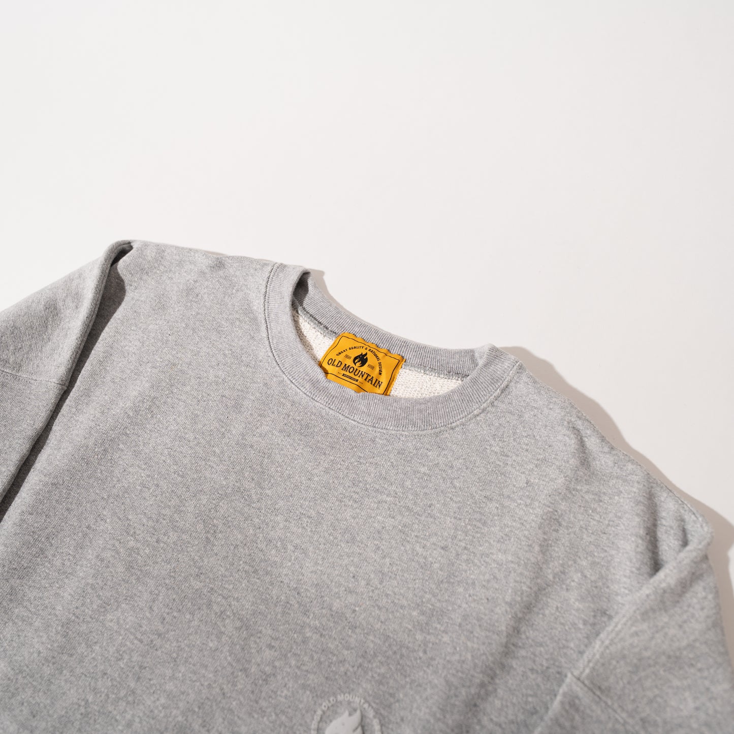 PULLOVER SWEAT